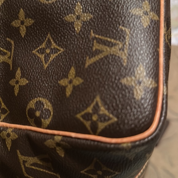 Very good preloved Louis Vuitton Sac Souple - Picture 12 of 16